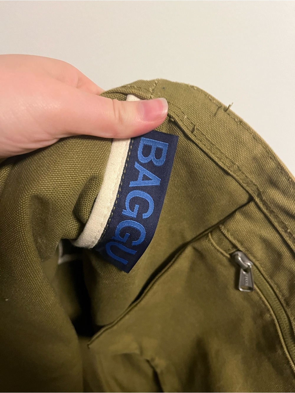 Mushroom Baggu Duck Bag from Urban Outfitters - Picture 4 of 5